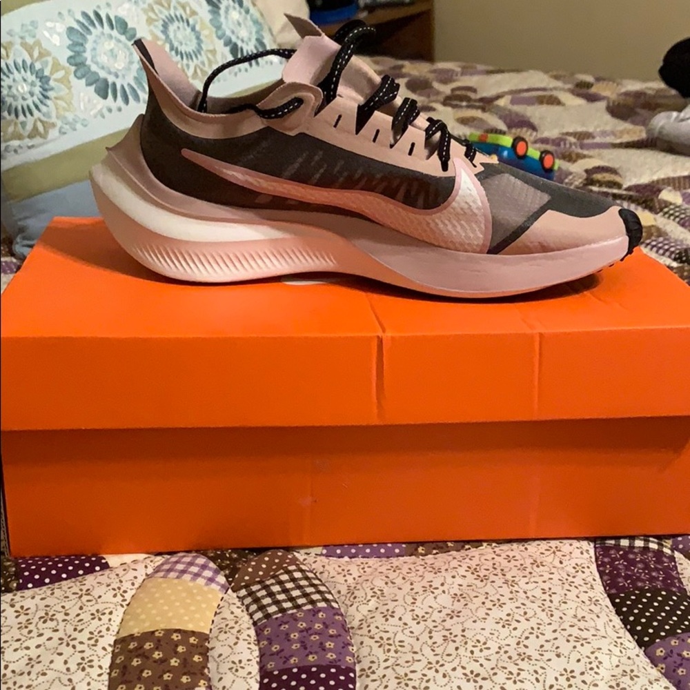 New in box tennis shoes